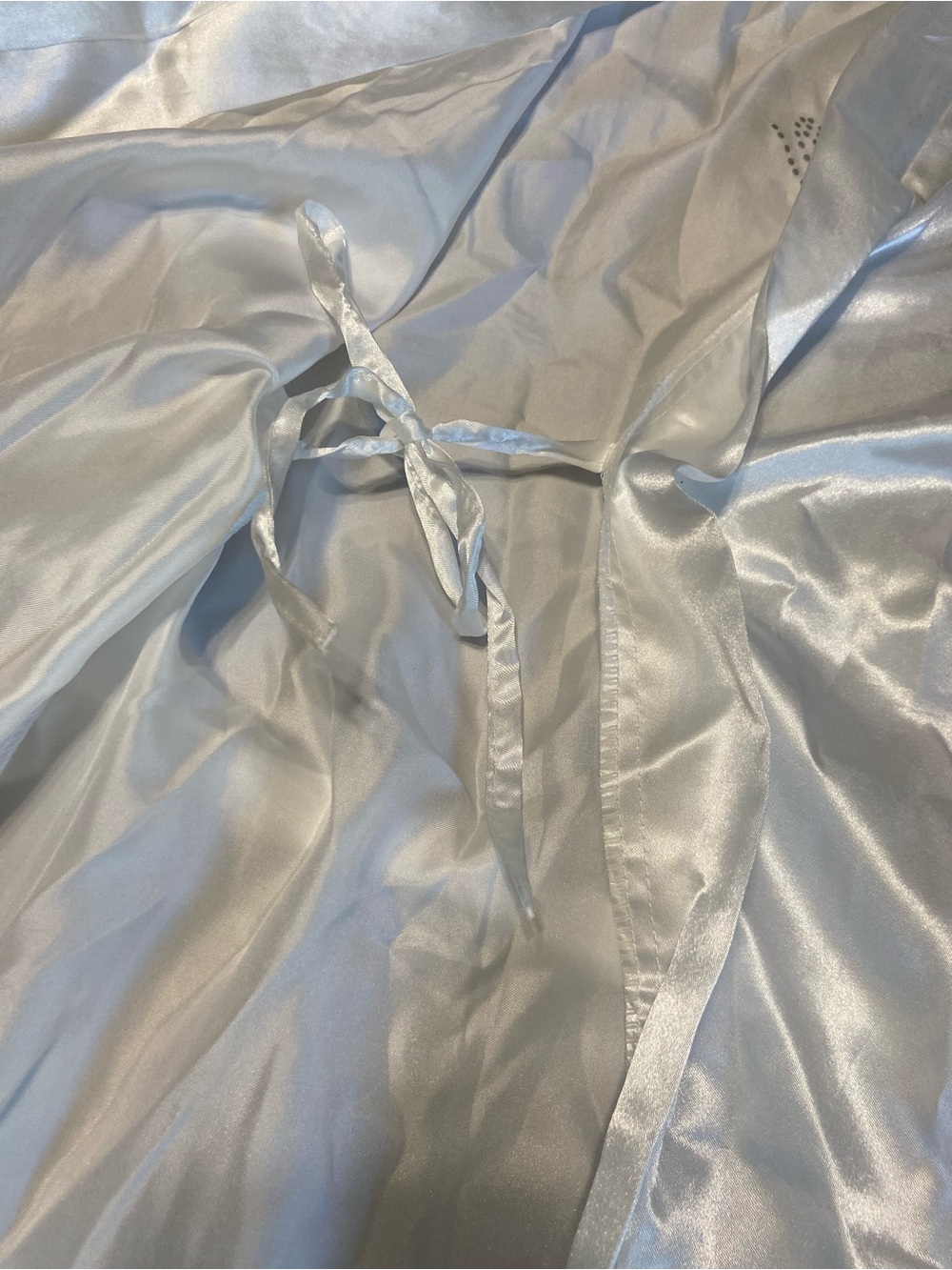 Source Unknown White Satin Bride Robe with Rhinestone Script - Picture 6 of 7